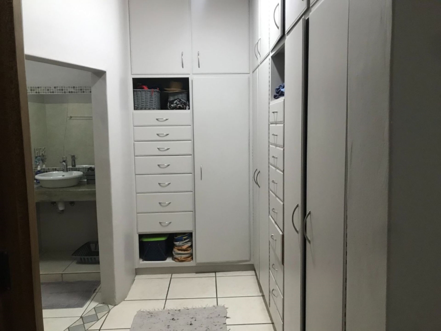 4 Bedroom Property for Sale in Die Rand Northern Cape